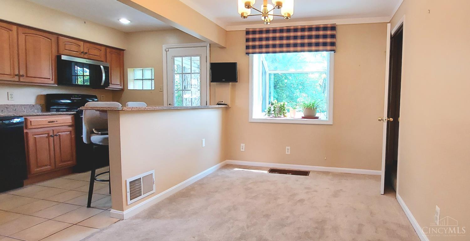 5949 Lawrence Road Cincinnati, OH 45248 - Photo 8 of 72 Gallery Image 8