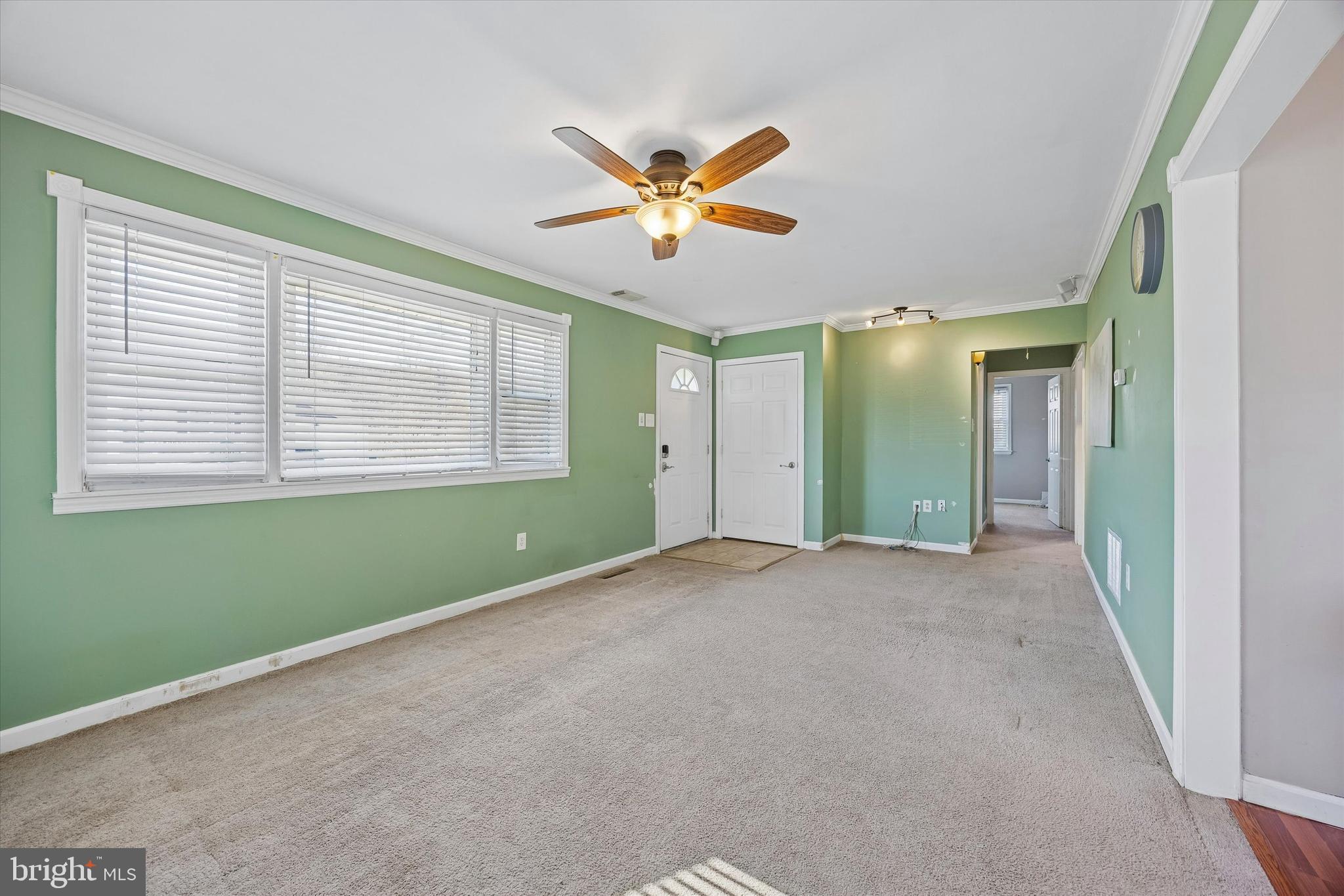 463 Colonial Road Bellmawr, NJ 08031 - Photo 6 of 16 Gallery Image 6