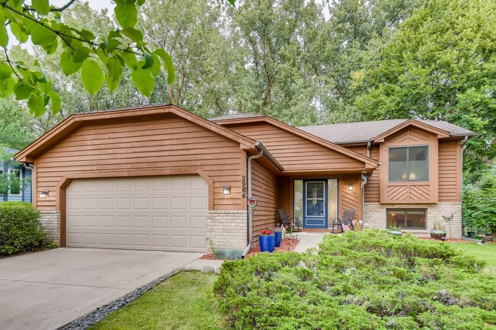 2984 Ontario Road Little Canada, MN 55117 - Photo 1 of 1 Gallery Image 1