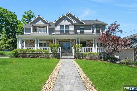 $1,899,000 | 109 Blauvelt Avenue, Ho-Ho-Kus, NJ 07423