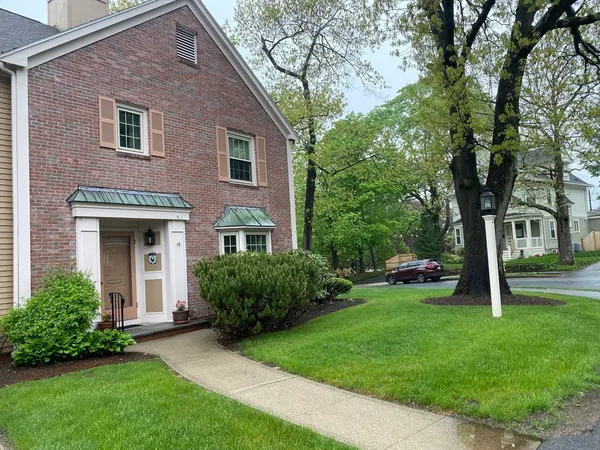 $1,495,000 | 19 Oakland Avenue, Unit 19, Needham, MA 02492