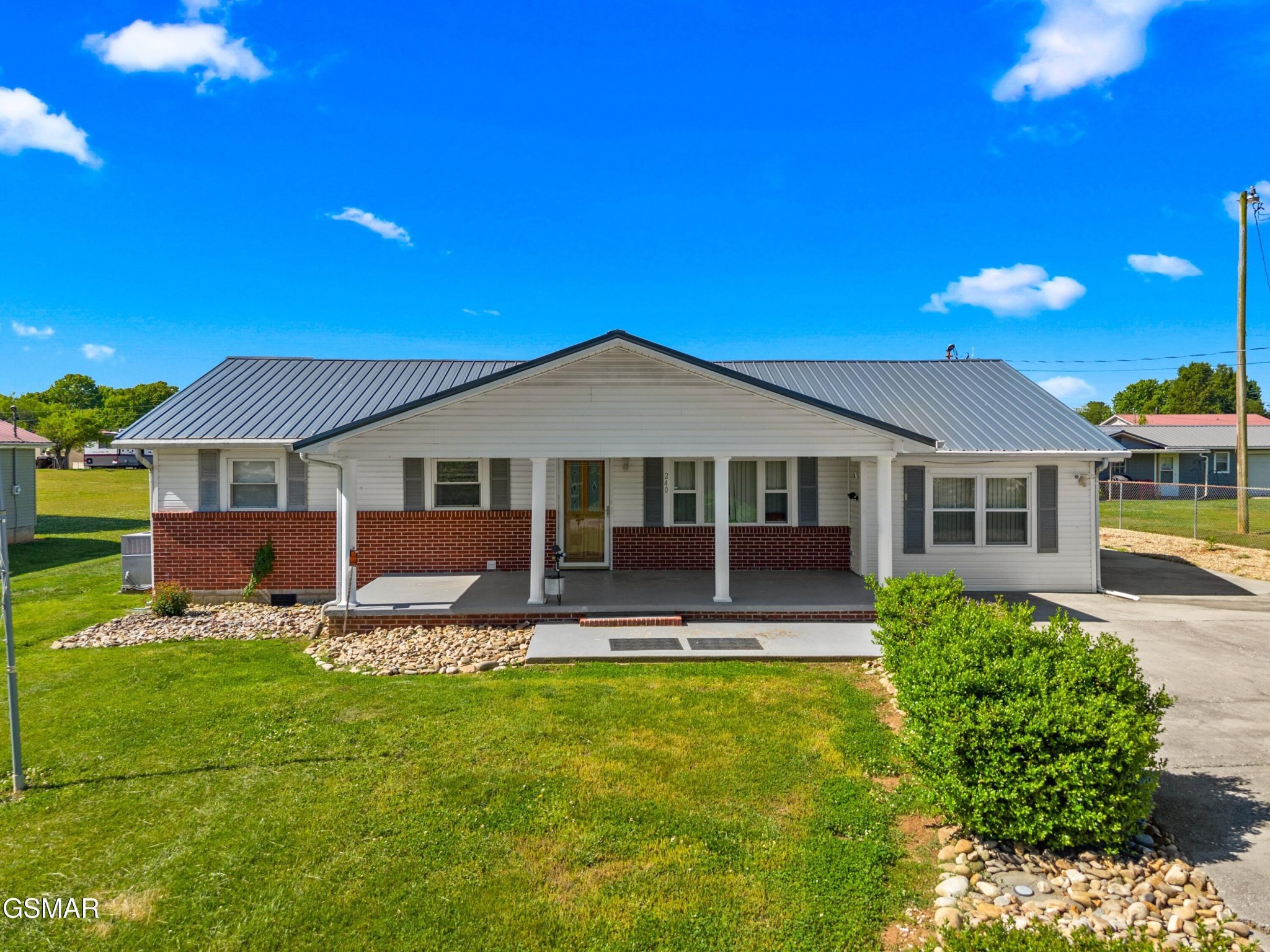 240 Coffman Road Bean Station, TN 37708 - Photo 4 of 38 Gallery Image 4