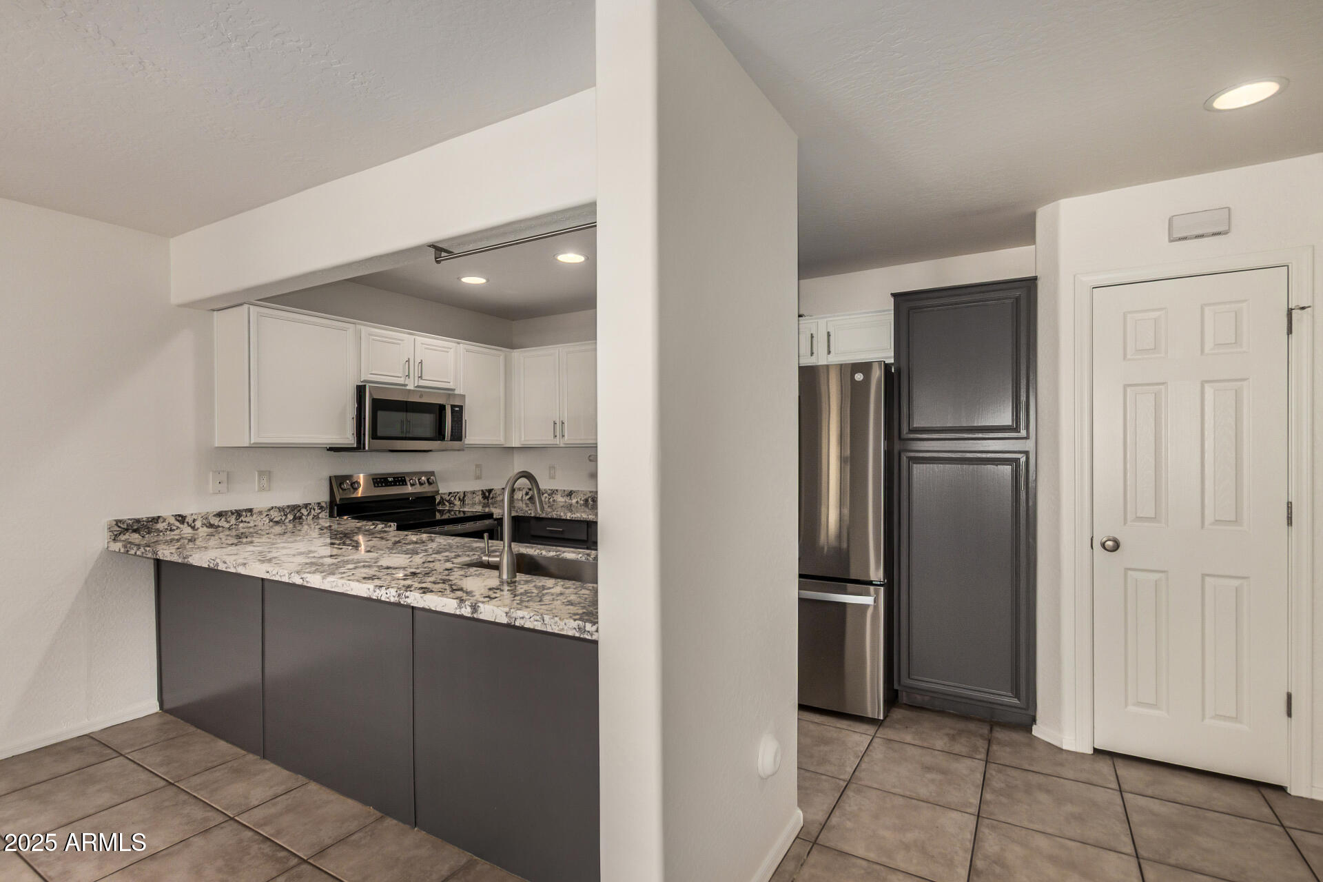 16015 North 30th Street, Unit 109 Phoenix, AZ 85032 - Photo 5 of 38 05 - 30th