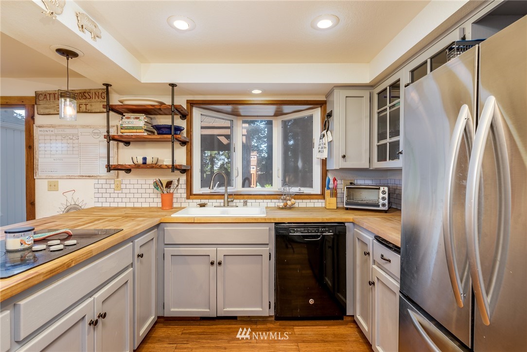 1135 Lattimore Road Ferndale, WA 98248 - Photo 14 of 40