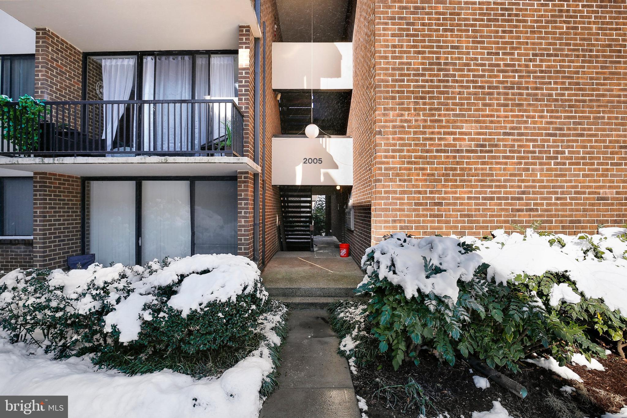 2005 Coleridge Drive, Unit 13103 Silver Spring, MD 20902 - Photo 4 of 42