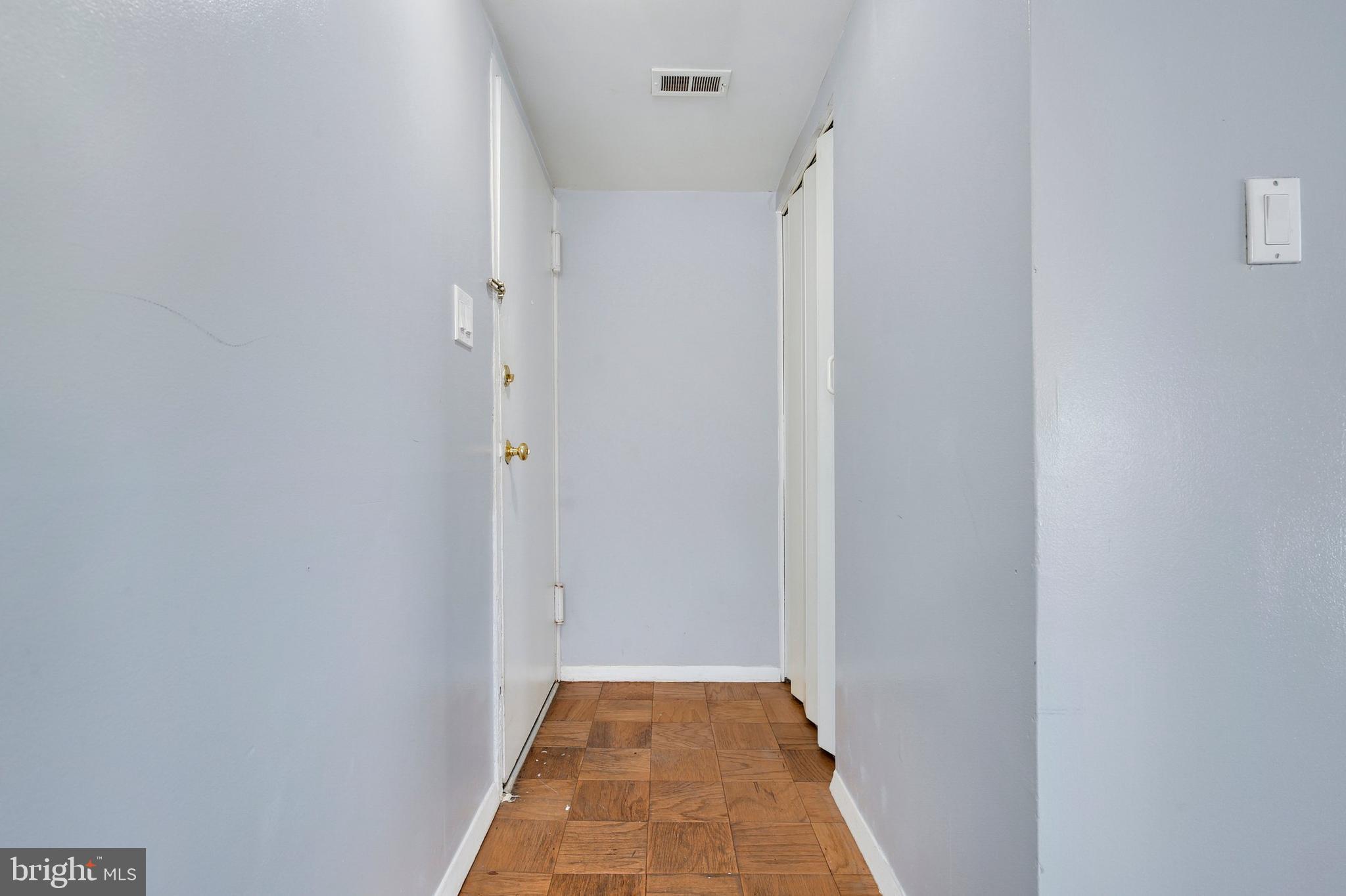 2005 Coleridge Drive, Unit 13103 Silver Spring, MD 20902 - Photo 6 of 42