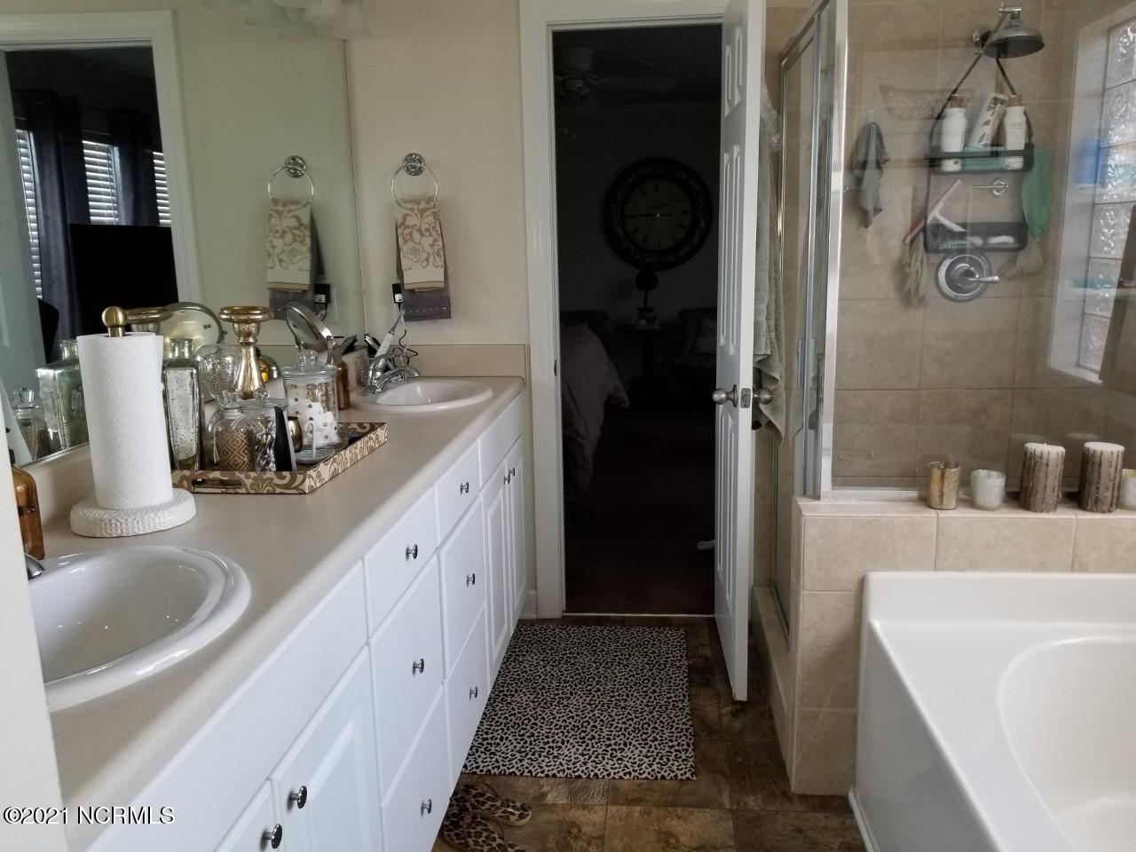 3560 Spring Mill Trail Road Rocky Mount, NC 27804 - Photo 10 of 23 master bath