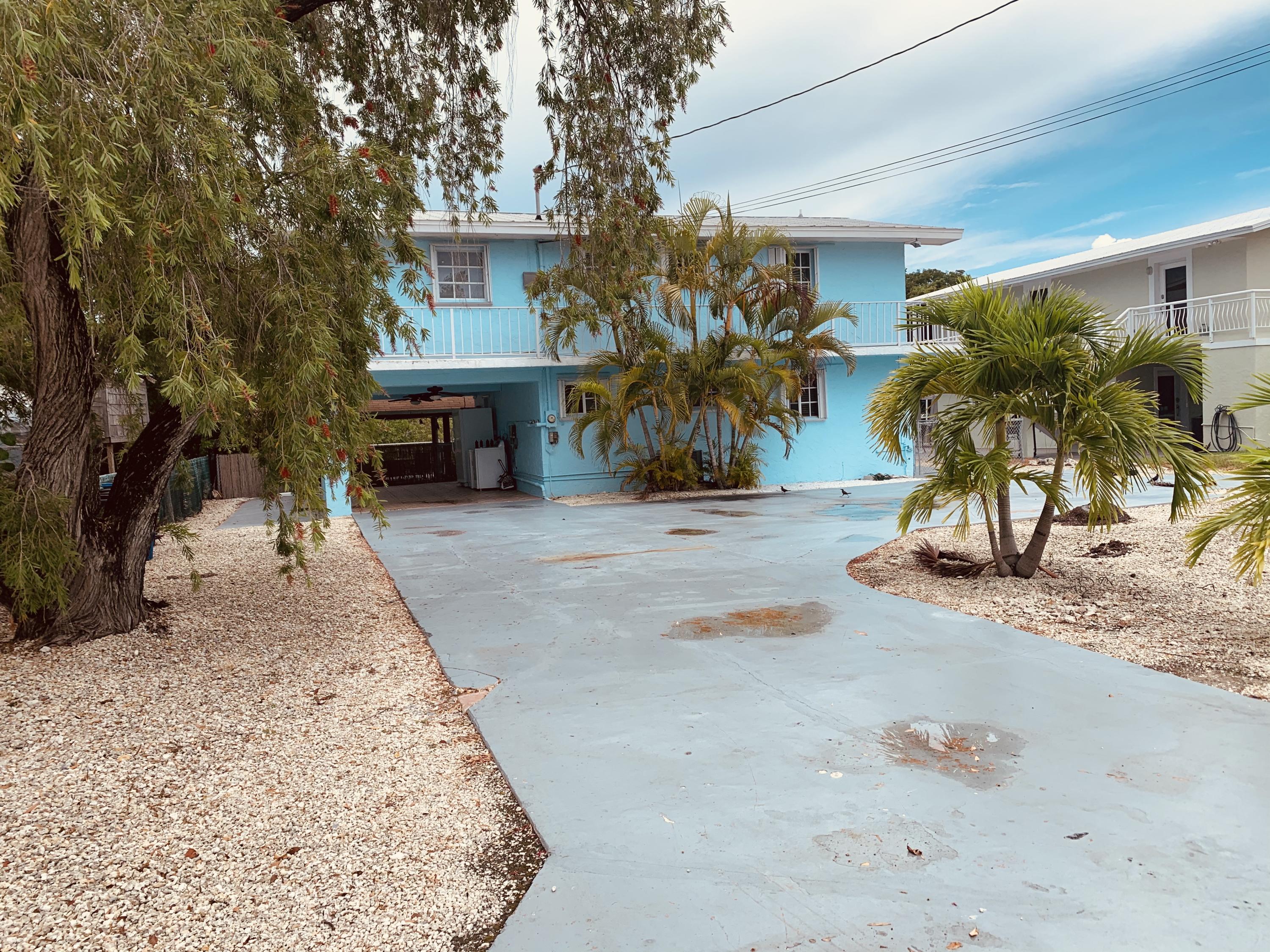 245 La Paloma Road Key Largo, FL 33037 - Photo 3 of 26 Plenty of parking