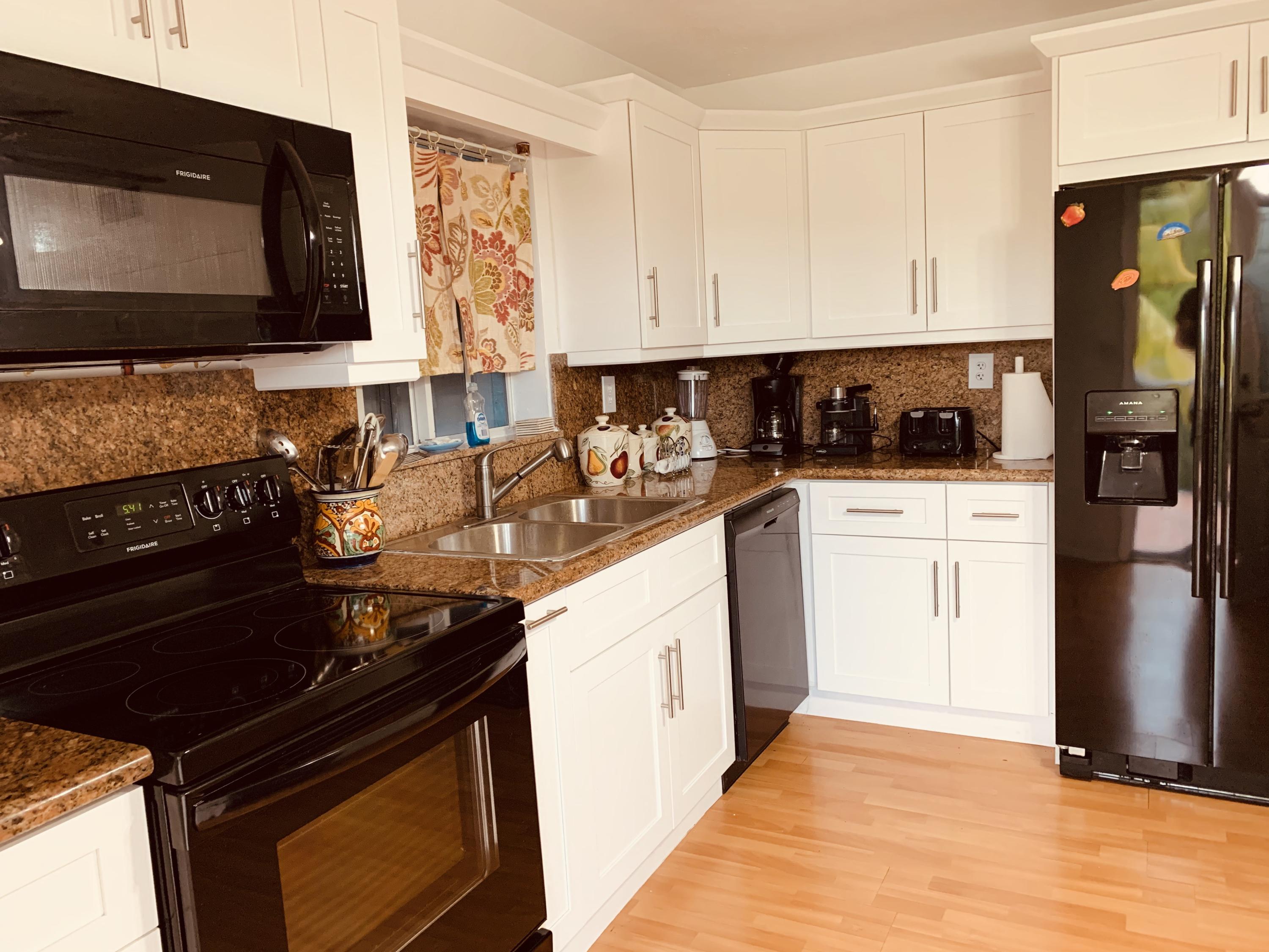 245 La Paloma Road Key Largo, FL 33037 - Photo 8 of 26 Newer appliances