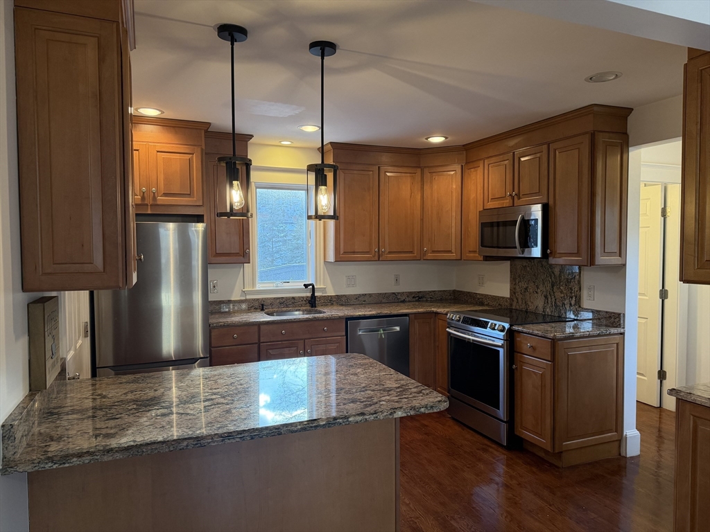 27 Park Street Saugus, MA 01906 - Photo 10 of 29