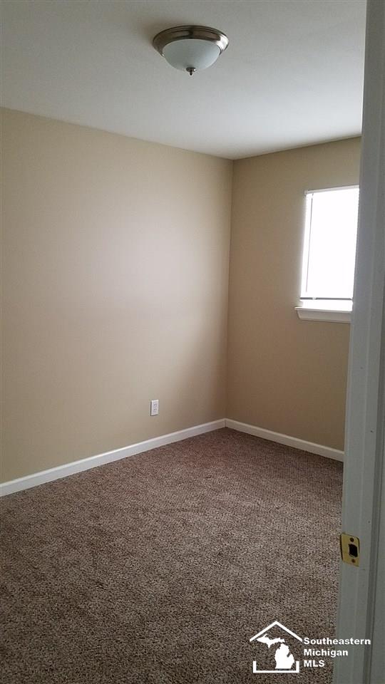 93 Abbott Street River Rouge, MI 48218 - Photo 19 of 29 31337946-19.JPG