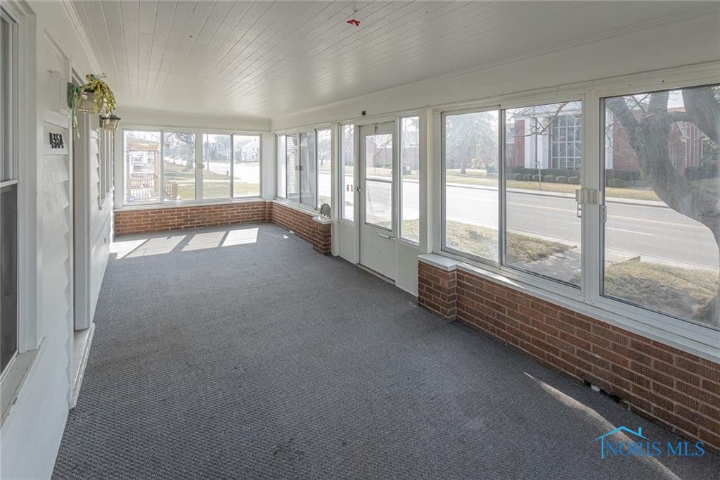 4554 Douglas Road Toledo, OH 43613 - Photo 19 of 21 Large Front Porch