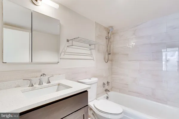 $3,695 | 1425 4th Street Southwest, Unit A305, Washington, DC 20024