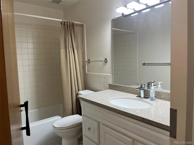 $2,600 | 9180 Center Avenue, Unit 4D, Denver, CO 80247