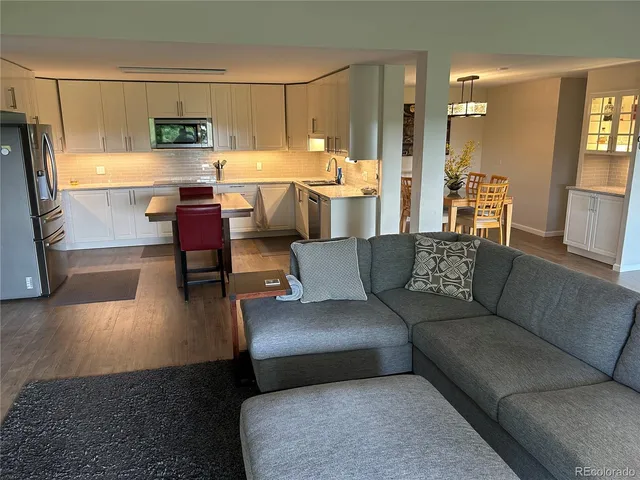 $2,600 | 9180 Center Avenue, Unit 4D, Denver, CO 80247