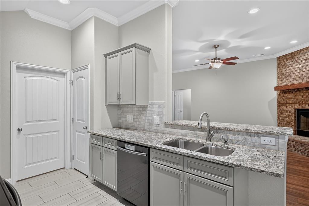 3016 Loy Lake Road Denison, TX 75020 - Photo 12 of 25 Kitchen
