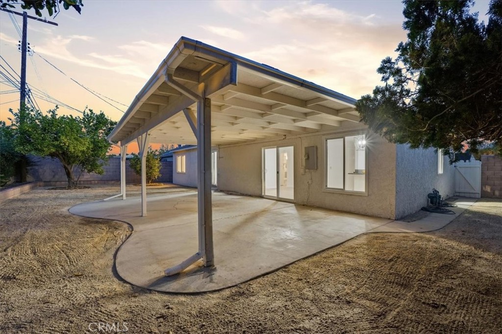 17751 Blythe Street Reseda, CA 91335 - Photo 20 of 23 a backyard of a house