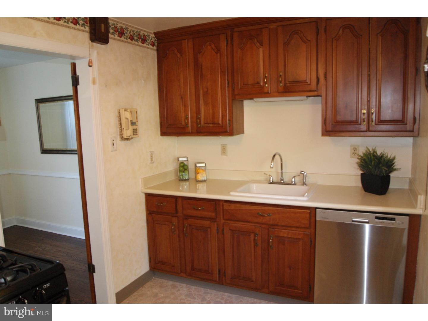 429 Pembroke Road Havertown, PA 19083 - Photo 11 of 21