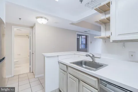 $295,000 | 4808 Moorland Lane, Unit 314, Bethesda, MD 20814