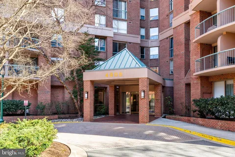 $295,000 | 4808 Moorland Lane, Unit 314, Bethesda, MD 20814