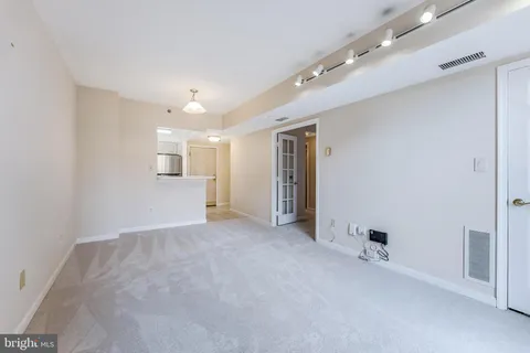 $295,000 | 4808 Moorland Lane, Unit 314, Bethesda, MD 20814