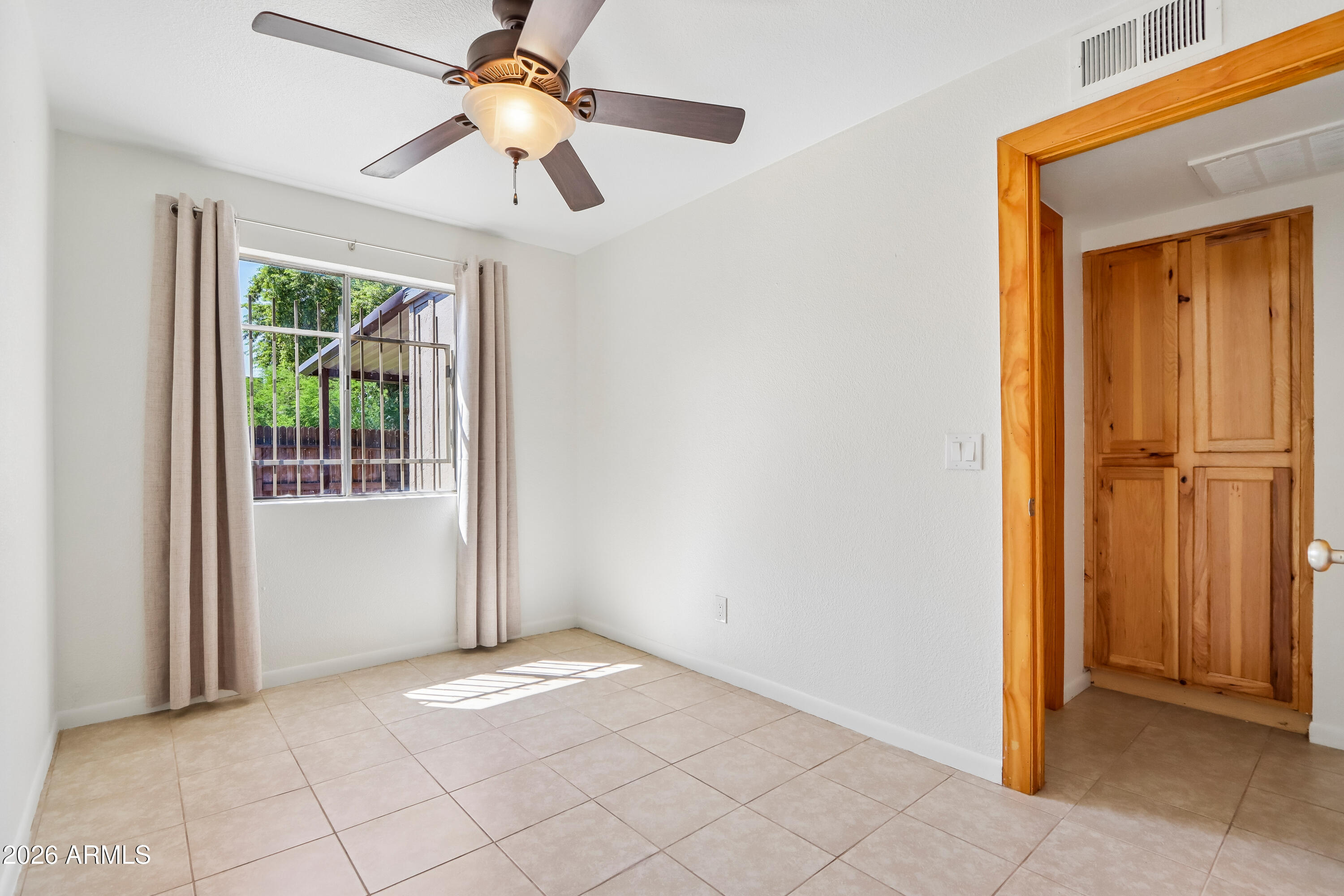 6711 West Osborn Road, Unit 41 Phoenix, AZ 85033 - Photo 15 of 29 Office/Guest Room
