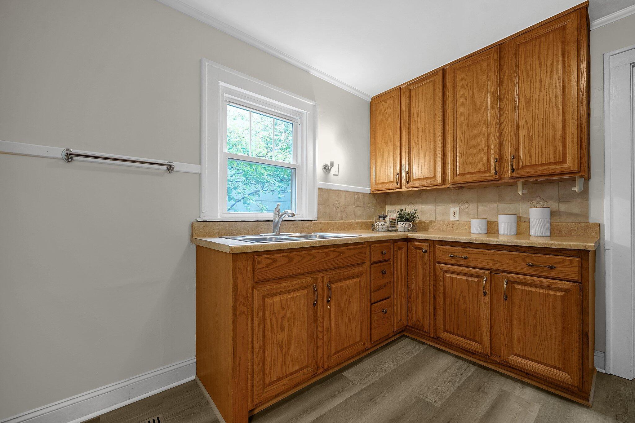 203 East Pacemont Road Columbus, OH 43202 - Photo 13 of 38 15-web-or-mls-203-e-pacemont-rd