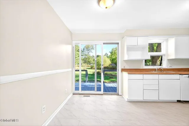 $299,900 | 13 Veterans Street, Poestenkill, NY 12140