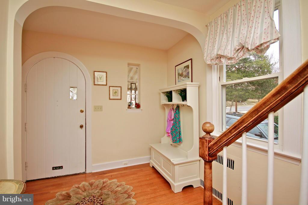 615 Anneslie Road Baltimore, MD 21212 - Photo 2 of 30 Larger Entrance Foyer