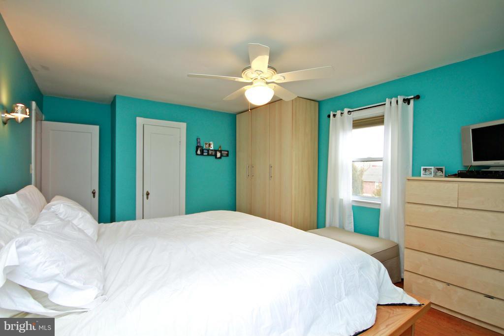 615 Anneslie Road Baltimore, MD 21212 - Photo 11 of 30 Large Master Bedroom