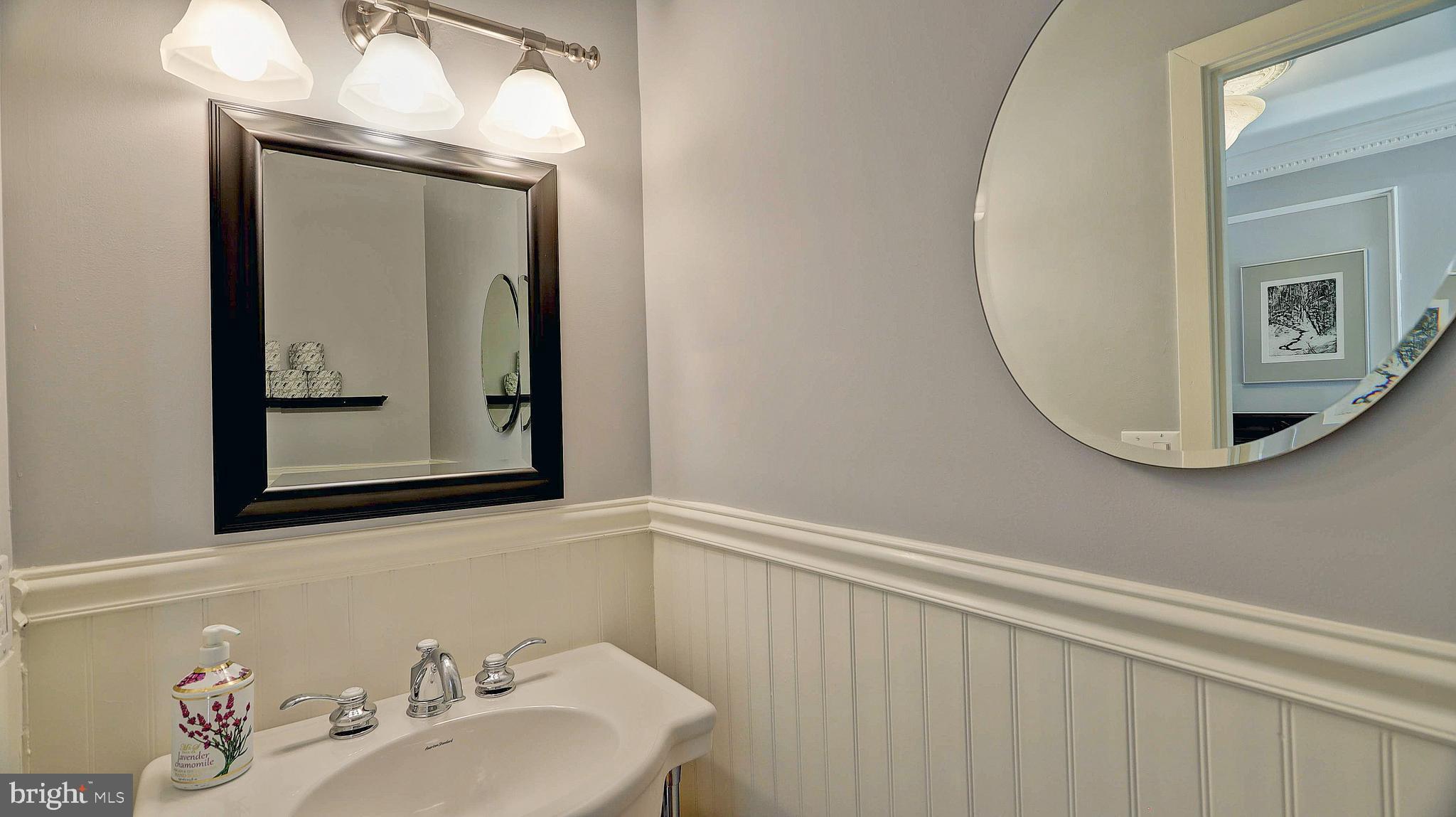 11210 Lagoon Lane Reston, VA 20191 - Photo 19 of 63 Powder room