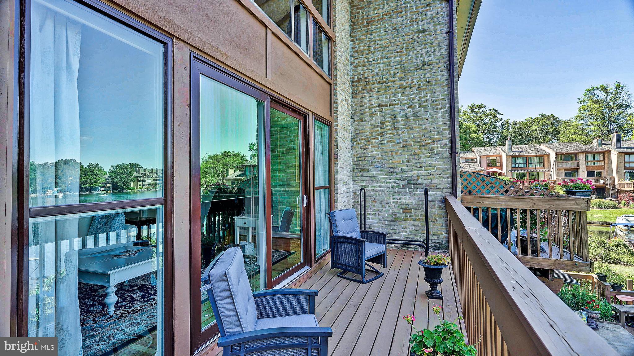 11210 Lagoon Lane Reston, VA 20191 - Photo 10 of 63 Main level deck