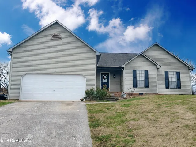 $379,000 | 4829 Beckford Drive, Maryville, TN 37801