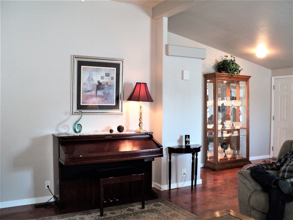 15935 Spring Oaks Road, Unit 129 El Cajon, CA 92021 - Photo 8 of 24 Gallery Image 8