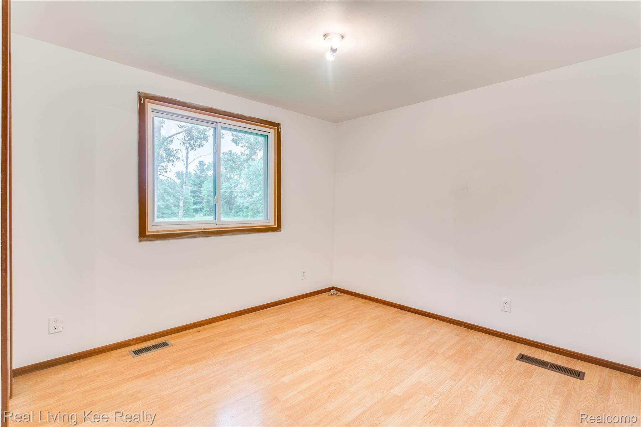 14393 Speaker Road Yale, MI 48097 - Photo 25 of 37 14384 Speaker Rd (29 of 36).jpg