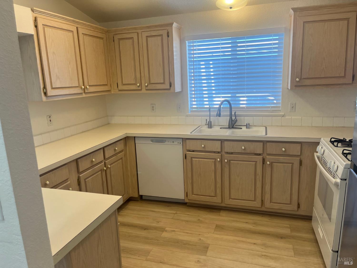 324 Aileen Avenue Santa Rosa, CA 95407 - Photo 6 of 14
