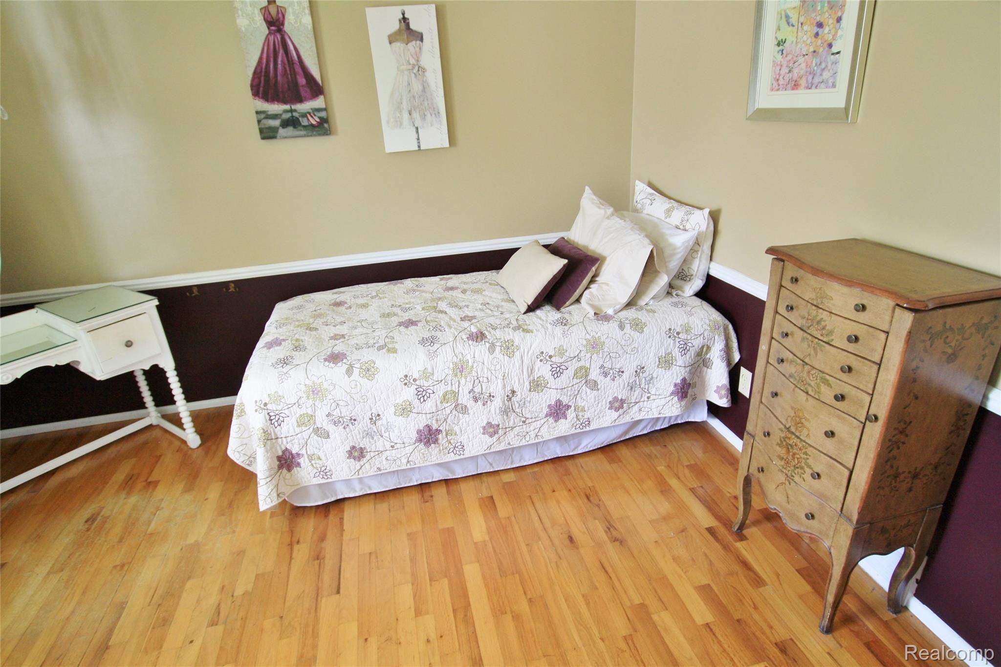 3166 Red Barn Road Flint, MI 48507 - Photo 29 of 34 RedBarn 053.JPG