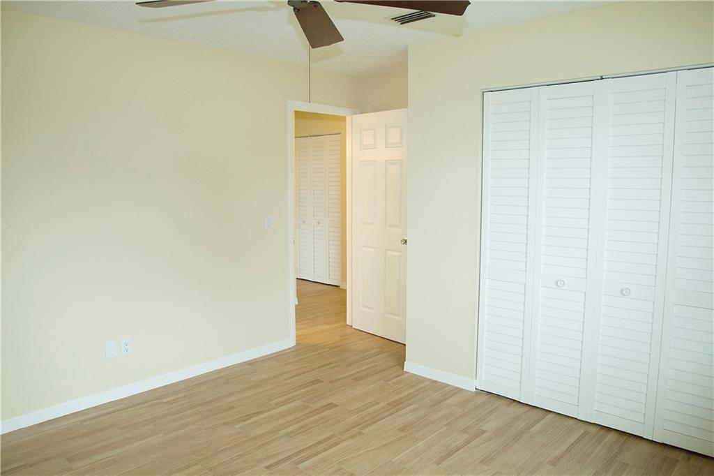 5104 Southeast Horseshoe Point Road Stuart, FL 34997 - Photo 13 of 21 Gallery Image 13