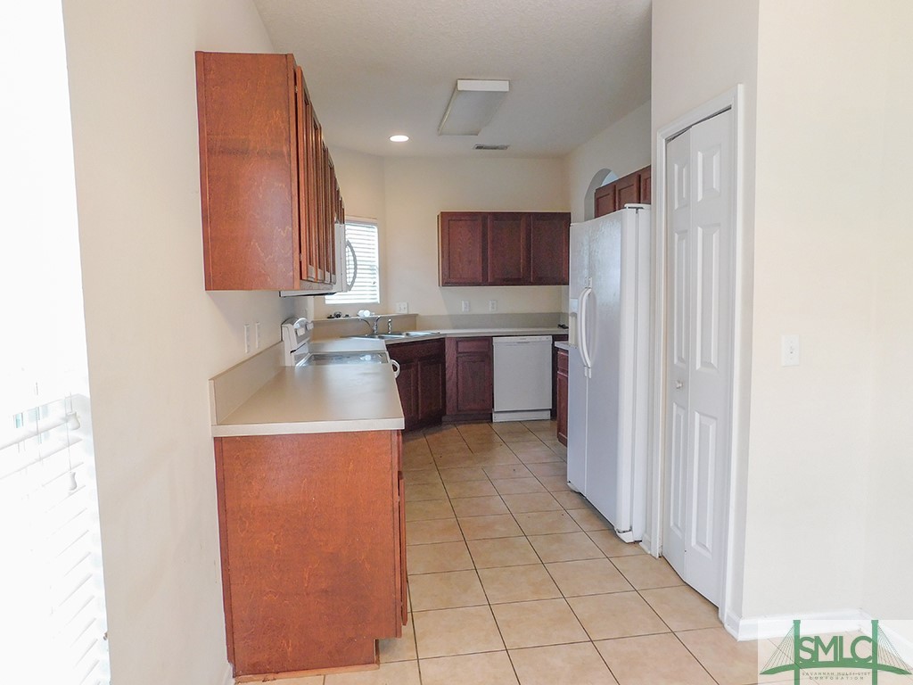 199 Callie Circle Brunswick, GA 31523 - Photo 5 of 19