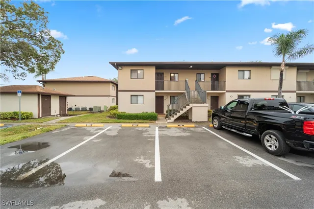 a house view with a outdoor space