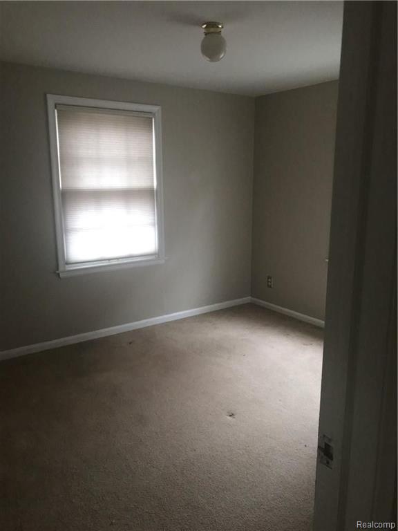 1869 Severn Road Grosse Pointe, MI 48236 - Photo 13 of 15