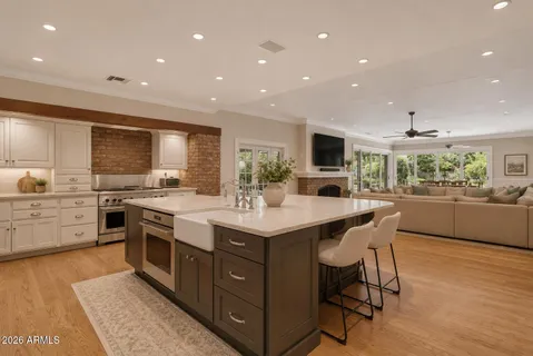 $2,999,000 | 1001 East Caroline Lane, Tempe, AZ 85284