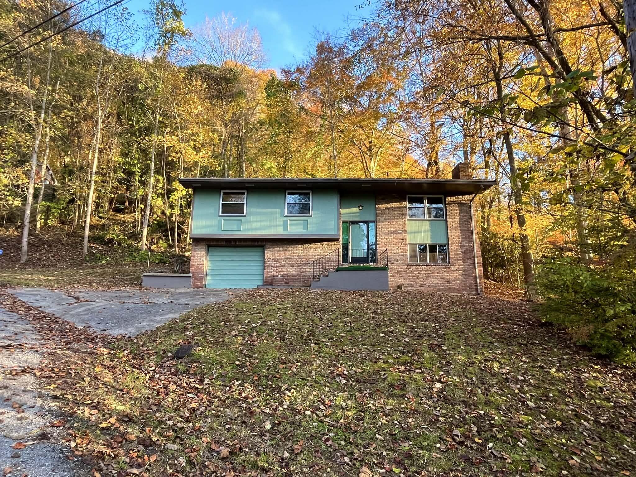 53 Timbercrest Estates Road Harlan, KY 40831 - Photo 2 of 29 f6295bc7-4400-43f4-8da7-84ca1ec5a5a5