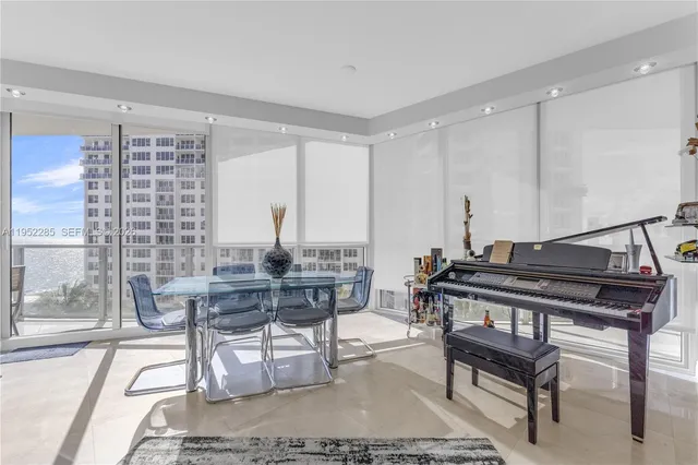 $8,000 | 3101 South Ocean Drive, Unit 606, Hollywood, FL 33019