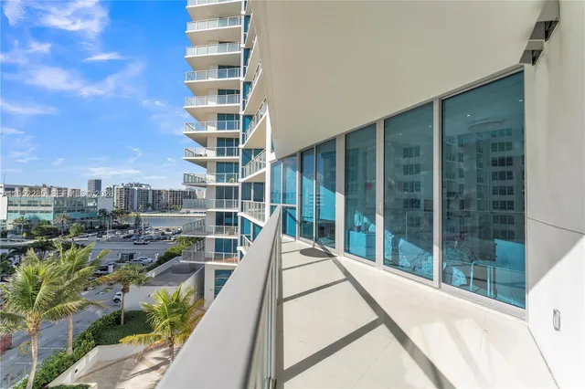 $8,000 | 3101 South Ocean Drive, Unit 606, Hollywood, FL 33019