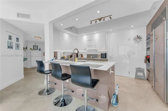 $8,000 | 3101 South Ocean Drive, Unit 606, Hollywood, FL 33019