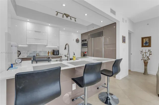 $8,000 | 3101 South Ocean Drive, Unit 606, Hollywood, FL 33019