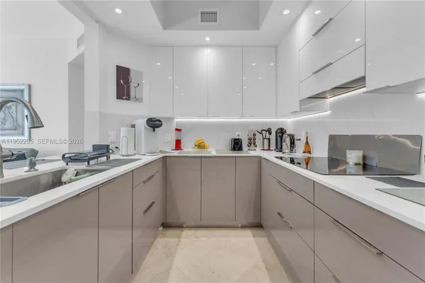 $8,000 | 3101 South Ocean Drive, Unit 606, Hollywood, FL 33019