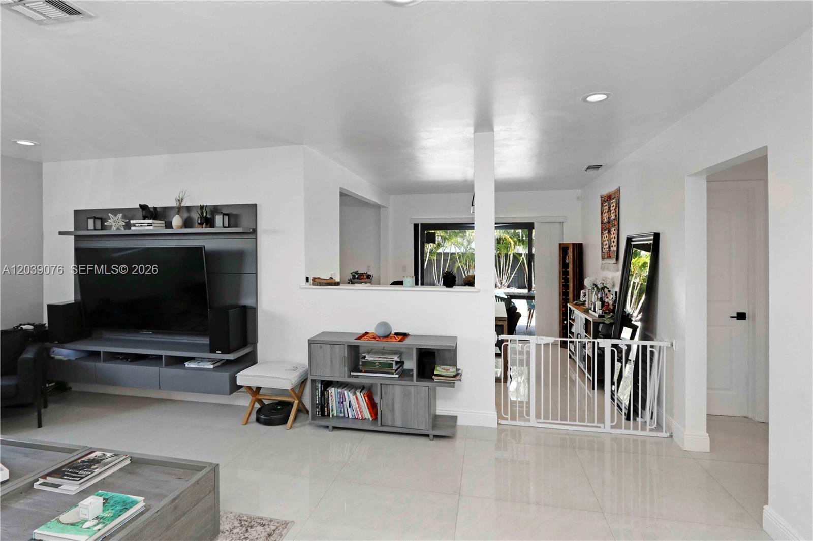 6751 Southwest 13th Street Miami, FL 33144 - Photo 8 of 41