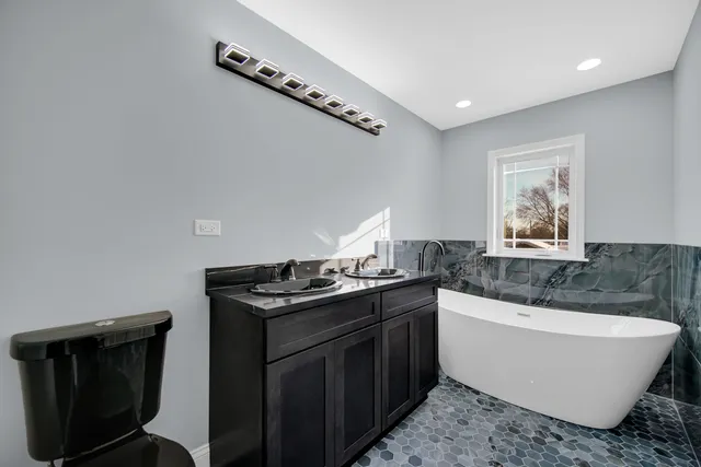 $499,000 | 6532 West 112th Street, Worth, IL 60482